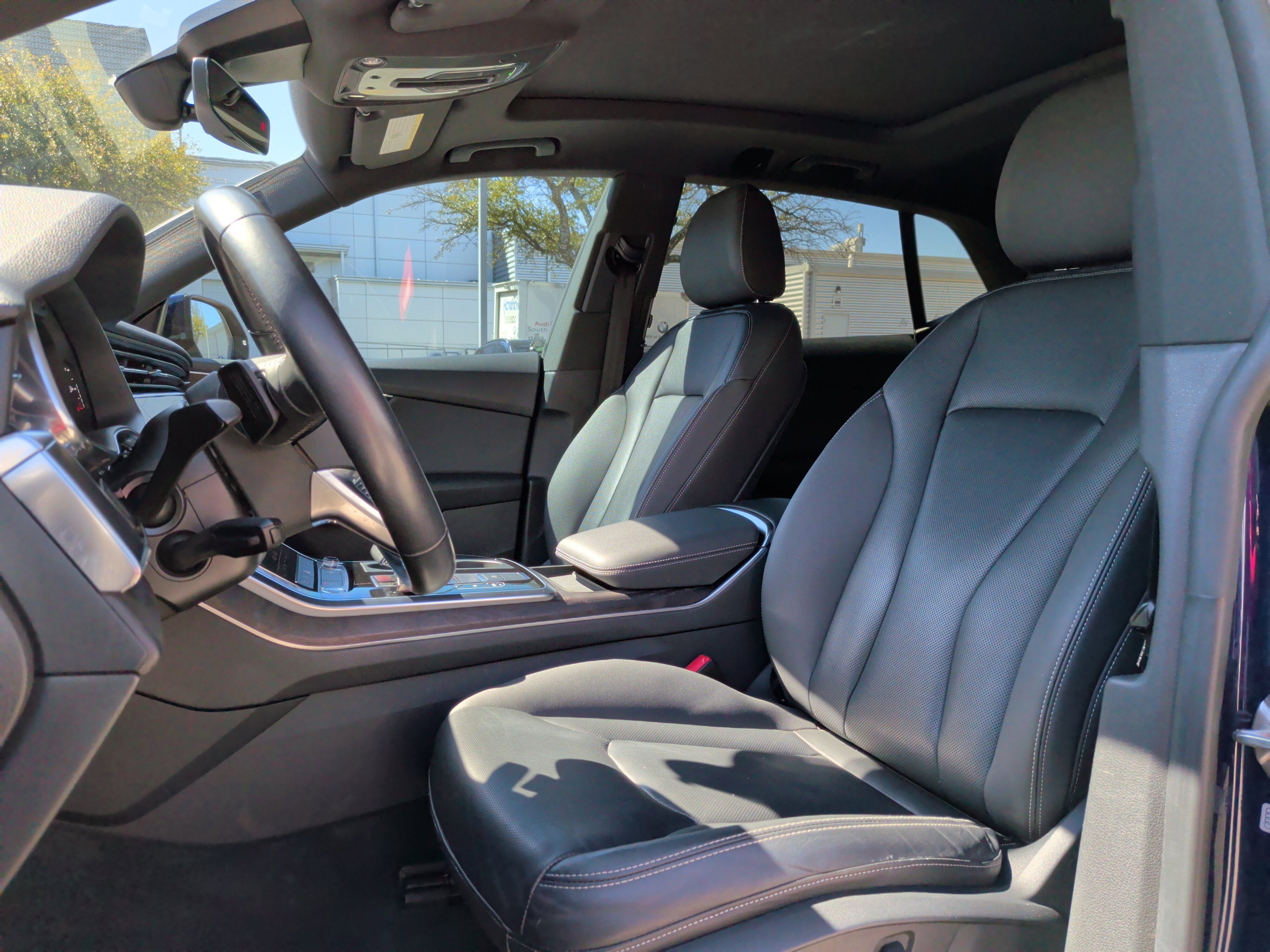 Used 2019 Audi Q8 Premium Plus w/ Premium Plus image 16