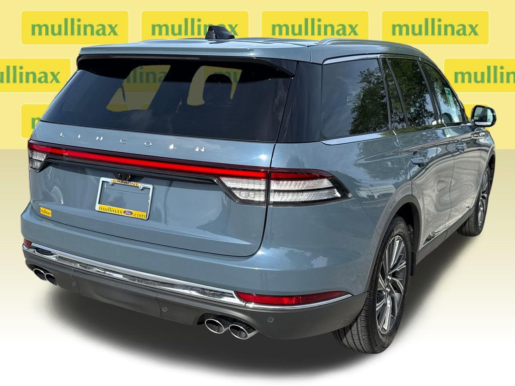 Used 2025 Lincoln Aviator 2WD image 4
