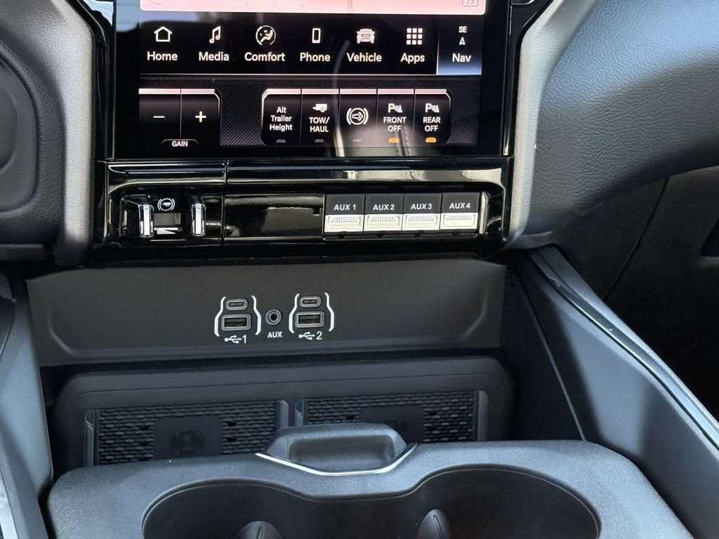 New 2026 RAM 3500 Laramie AWD/4WD image 22
