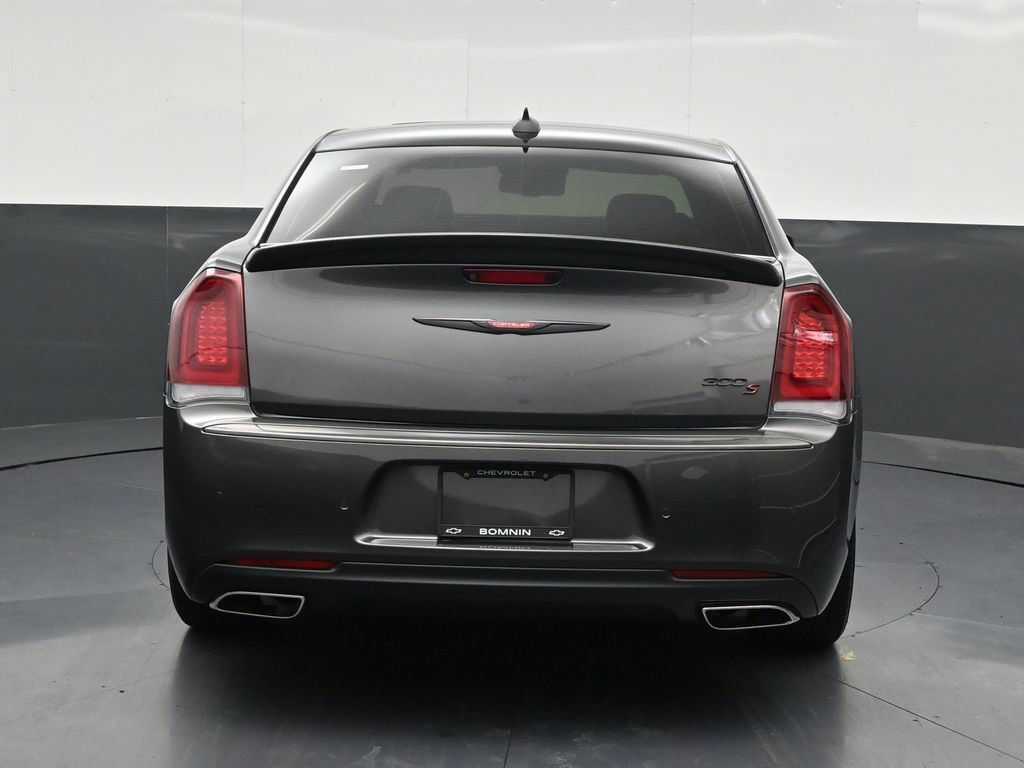Used 2023 Chrysler 300 S w/ Comfort Group RWD image 4