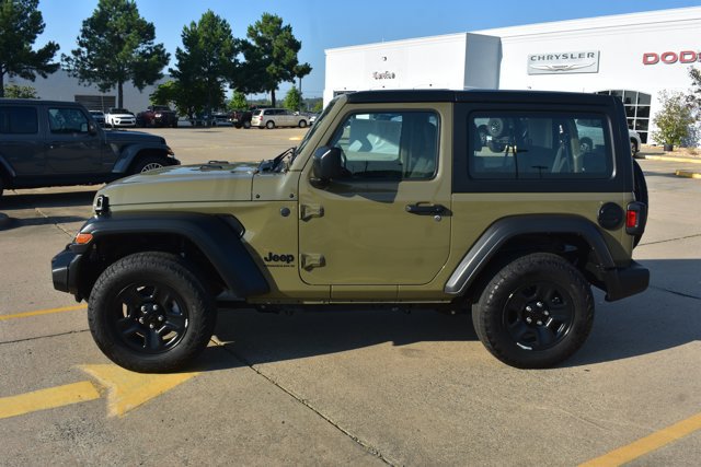Used 2025 Jeep Wrangler Sport AWD/4WD image 8