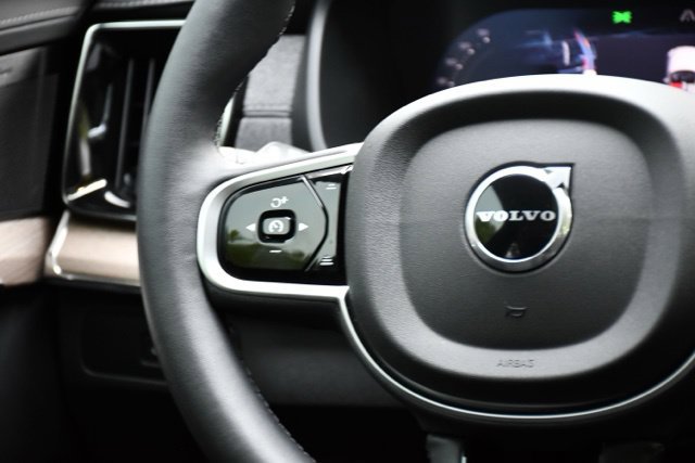 New 2026 Volvo XC90 B6 Plus w/ Protection Package Premier AWD/4WD image 23
