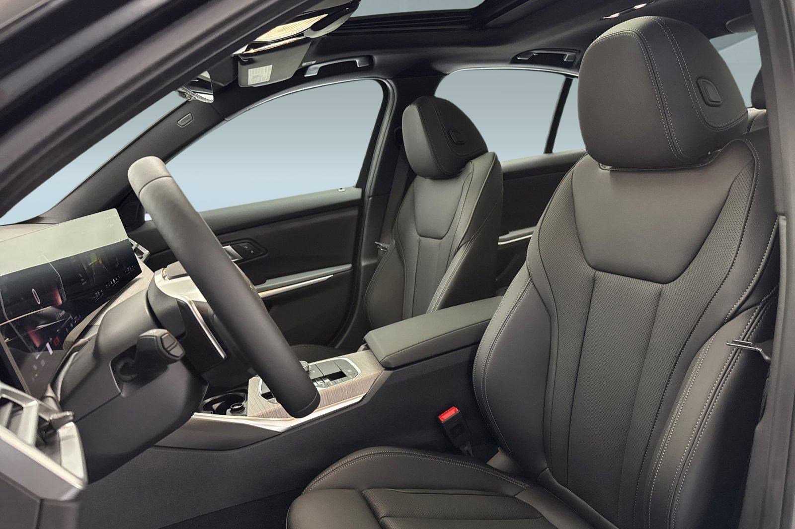 New 2026 BMW 330i Sedan w/ Premium Package image 5