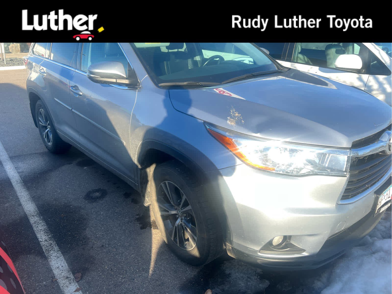 Used 2016 Toyota Highlander XLE image 1