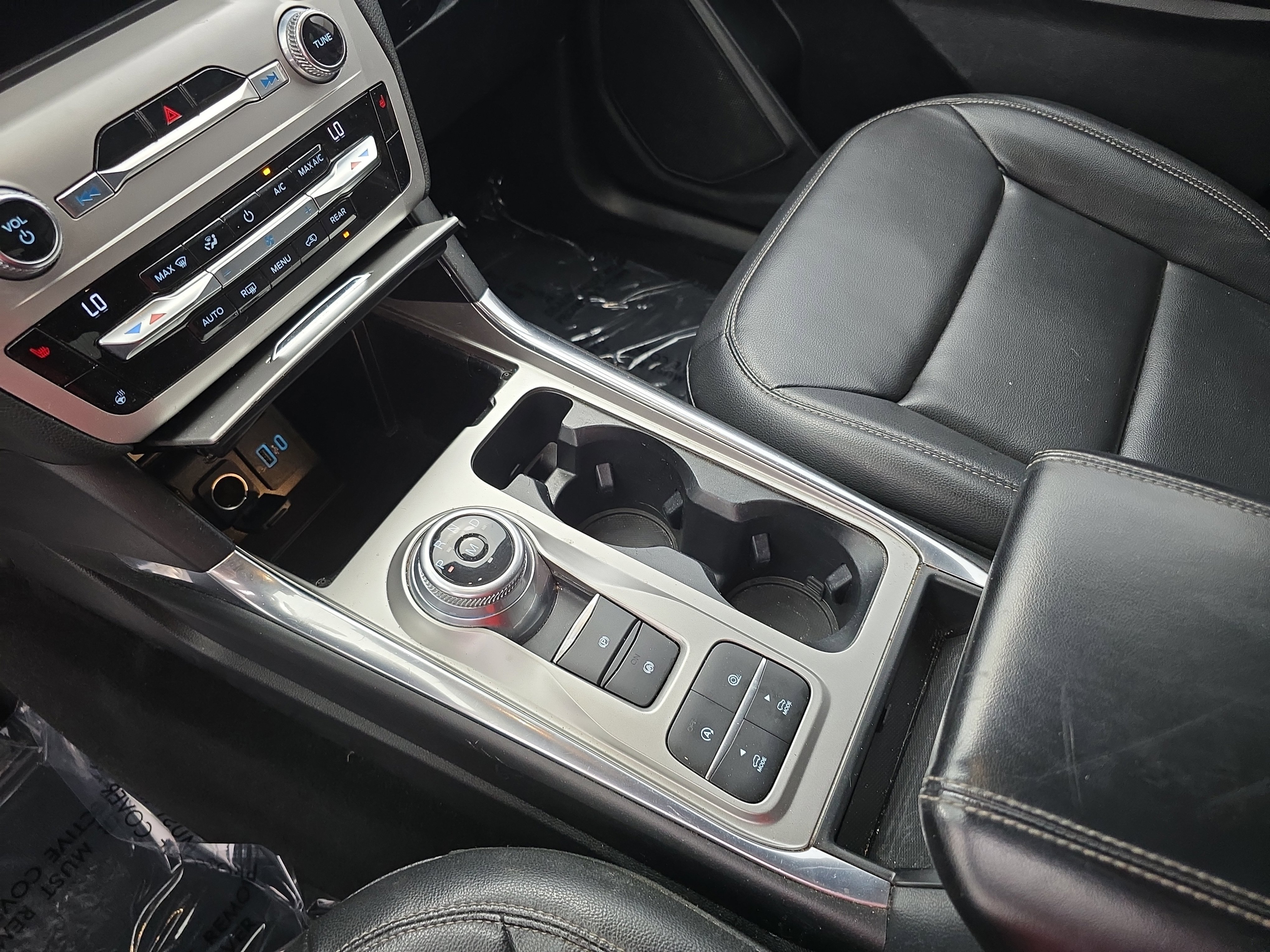 Used 2020 Ford Explorer XLT w/ Equipment Group 202A image 26