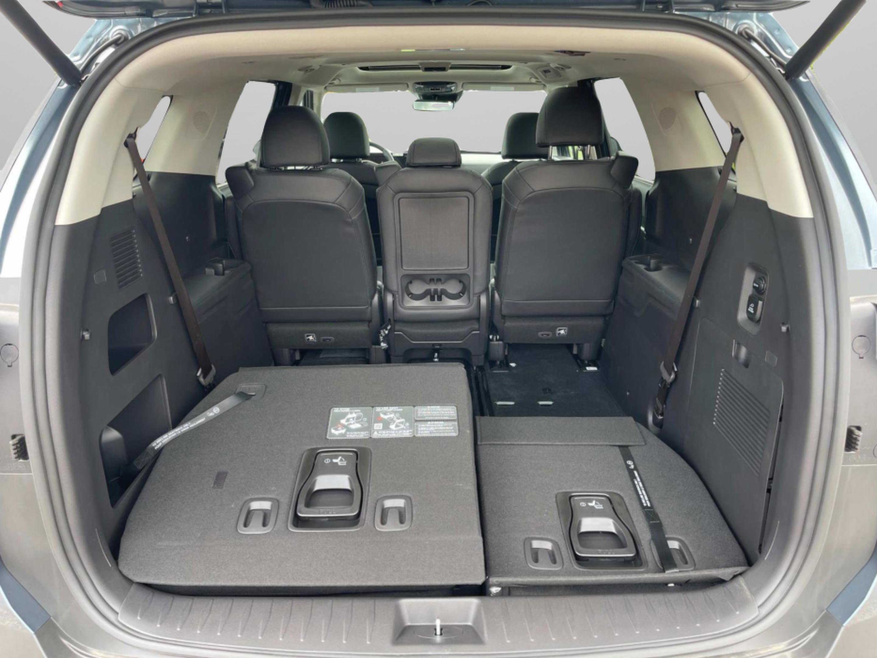 New 2025 Kia Carnival SX Prestige image 12