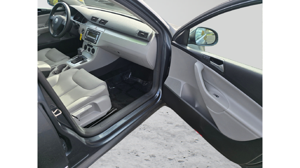 Used 2009 Volkswagen Passat Komfort FWD image 35