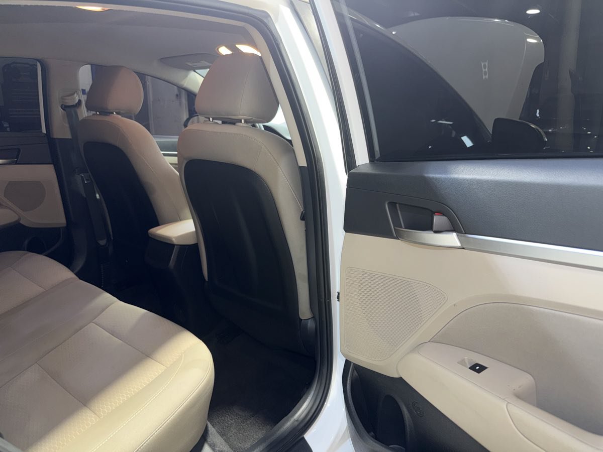 Used 2019 Hyundai Elantra SEL FWD image 25