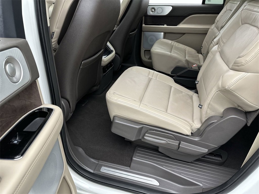 Used 2024 Lincoln Navigator L Reserve image 23