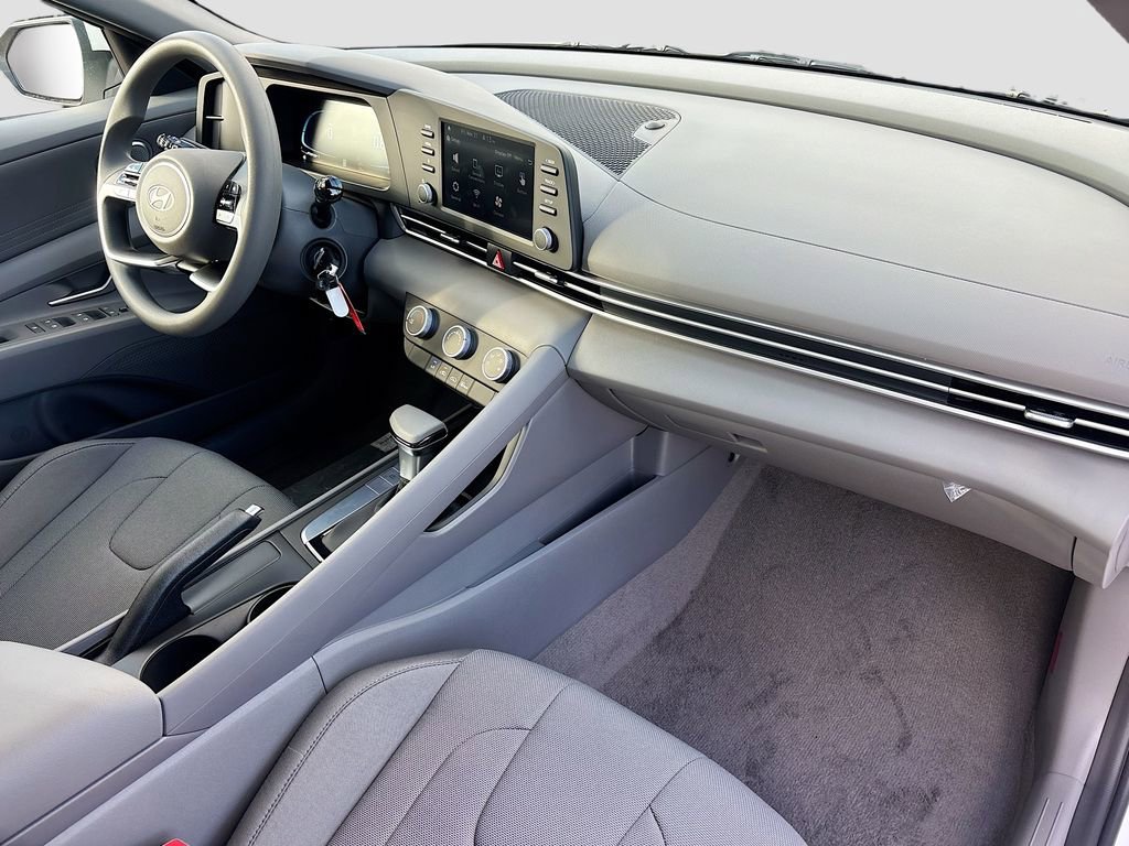 New 2026 Hyundai Elantra SE image 28
