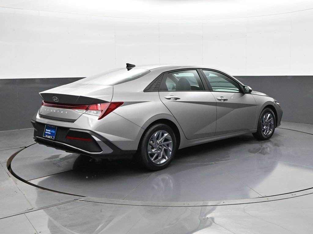 Certified 2024 Hyundai Elantra SEL FWD image 6