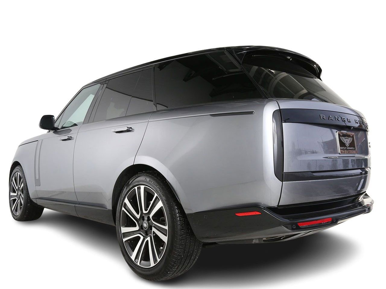 Used 2023 Land Rover Range Rover SE image 12