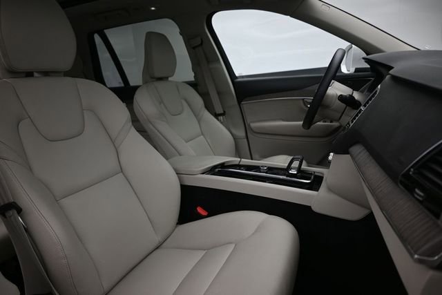 Used 2023 Volvo XC90 B5 Plus w/ Protection Package Premier AWD/4WD image 33