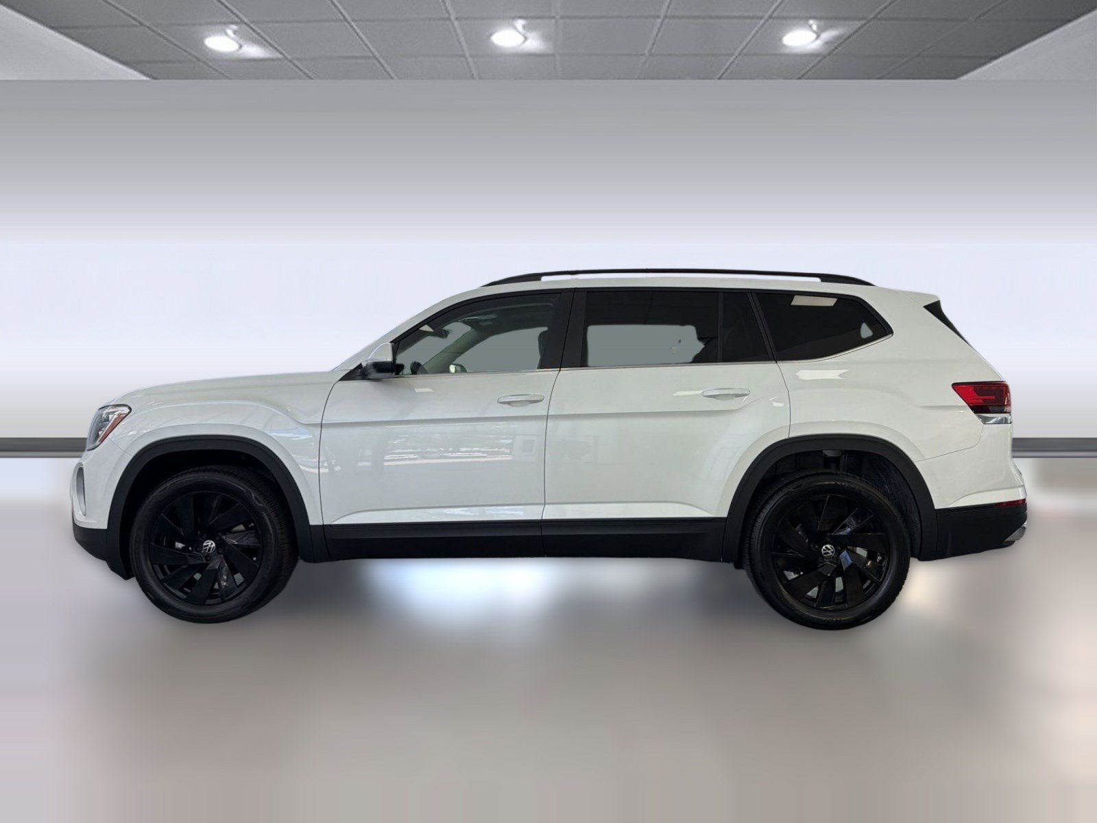 New 2026 Volkswagen Atlas SE FWD image 2