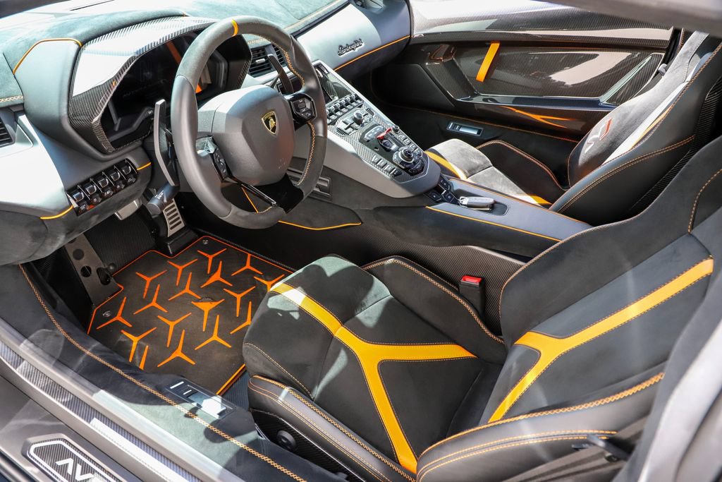 Used 2019 Lamborghini Aventador SVJ AWD/4WD image 15