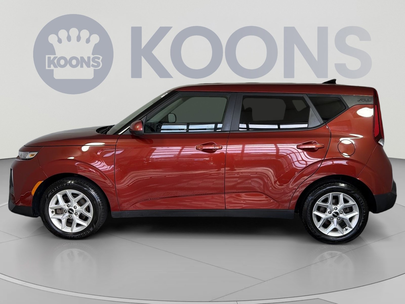 Used 2022 Kia Soul S FWD image 2