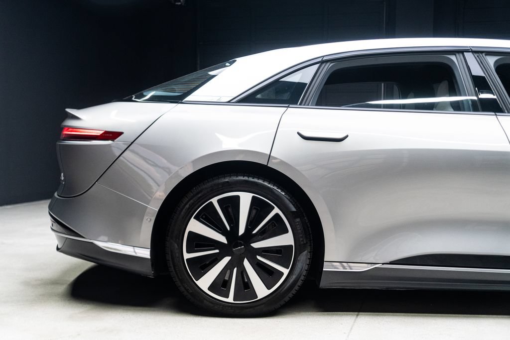 Used 2023 Lucid Air Touring AWD/4WD image 15