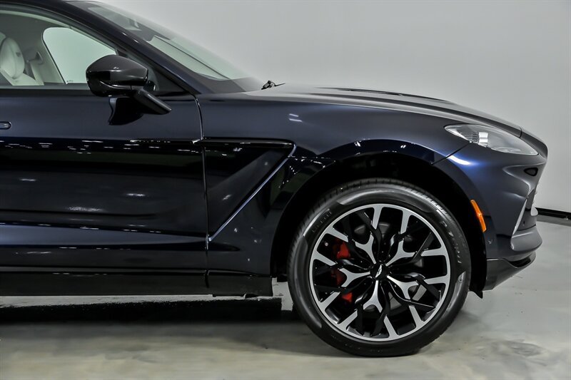 Used 2022 Aston Martin DBX AWD/4WD image 14