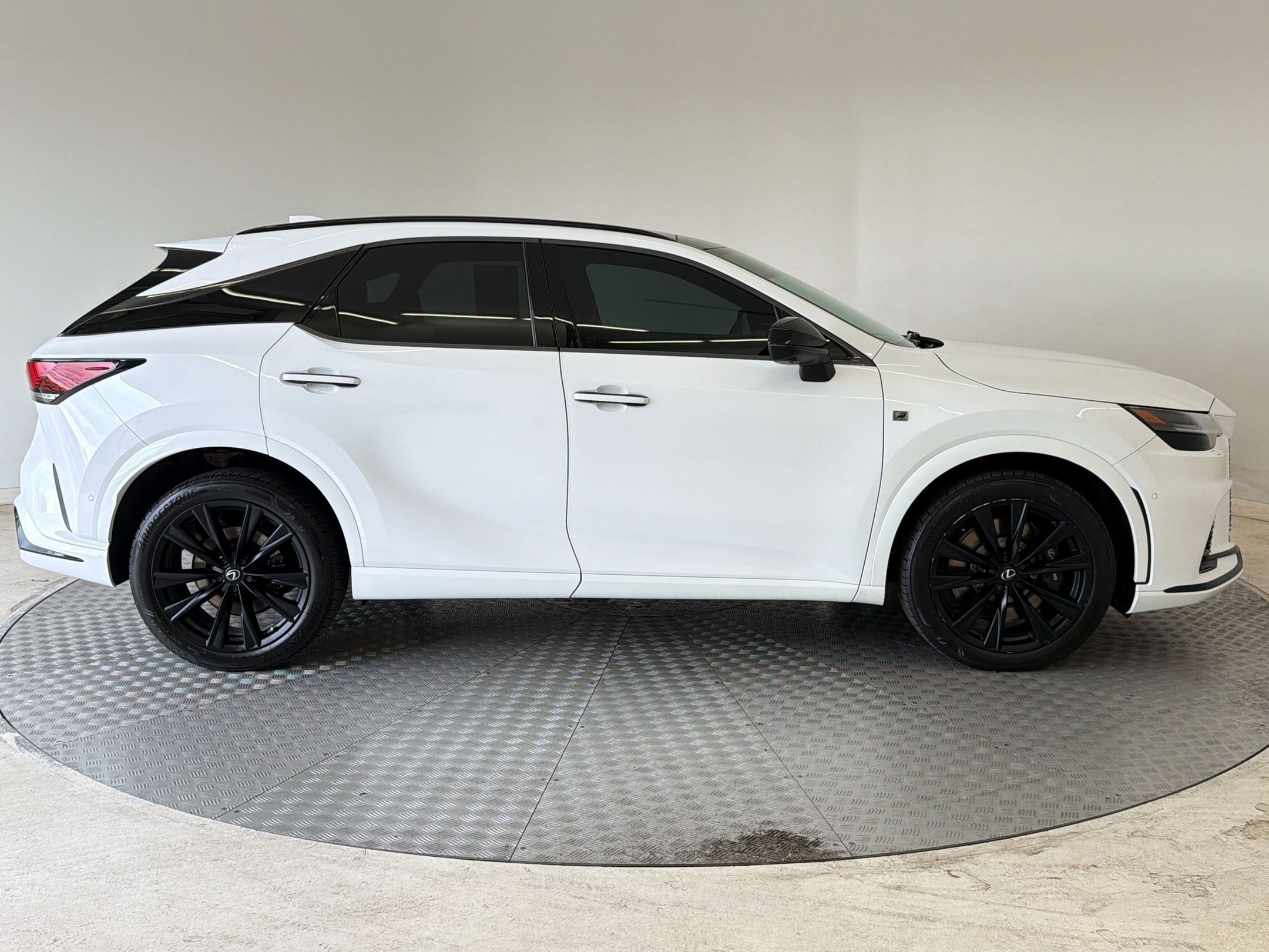 Used 2024 Lexus RX 500h F Sport w/ Convenience Package AWD/4WD image 8