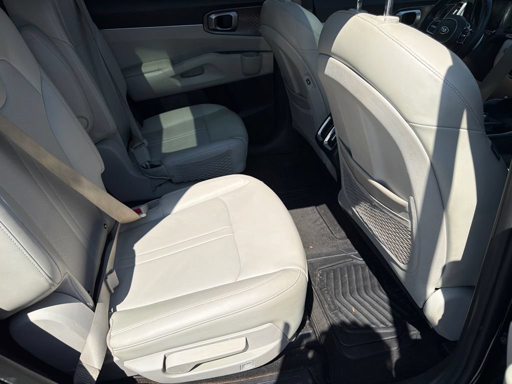 Used 2021 Kia Sorento EX FWD image 25