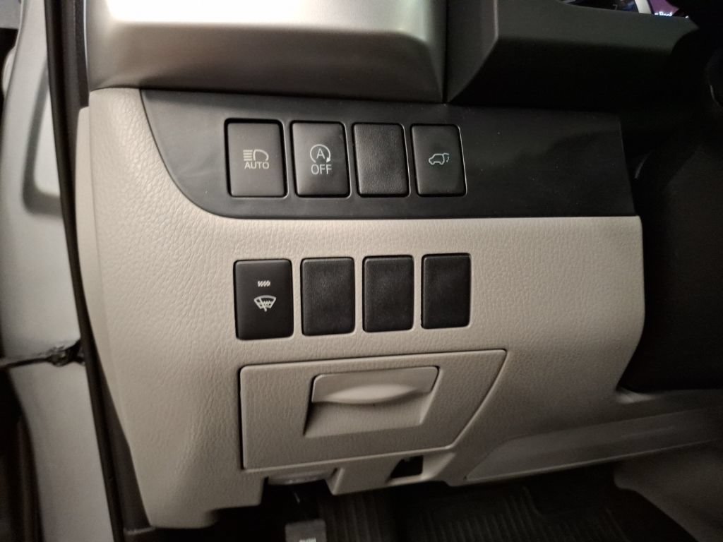 Used 2019 Toyota Highlander XLE AWD/4WD image 19