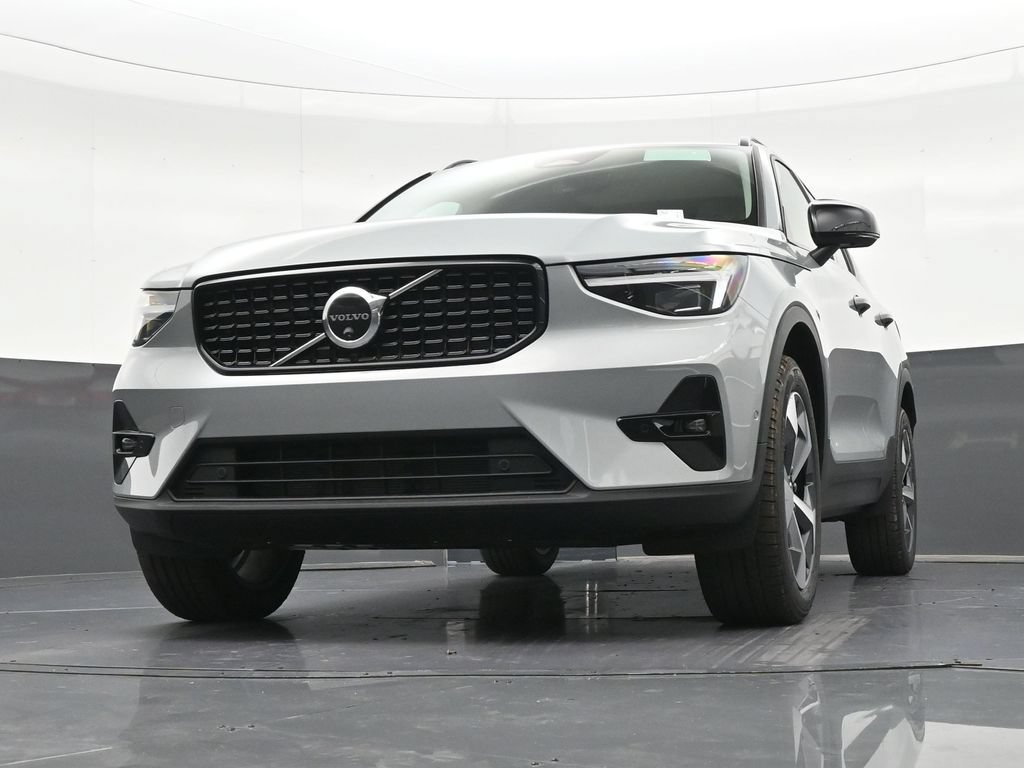 New 2026 Volvo XC40 B5 Plus w/ Protection Package Premier AWD/4WD image 28