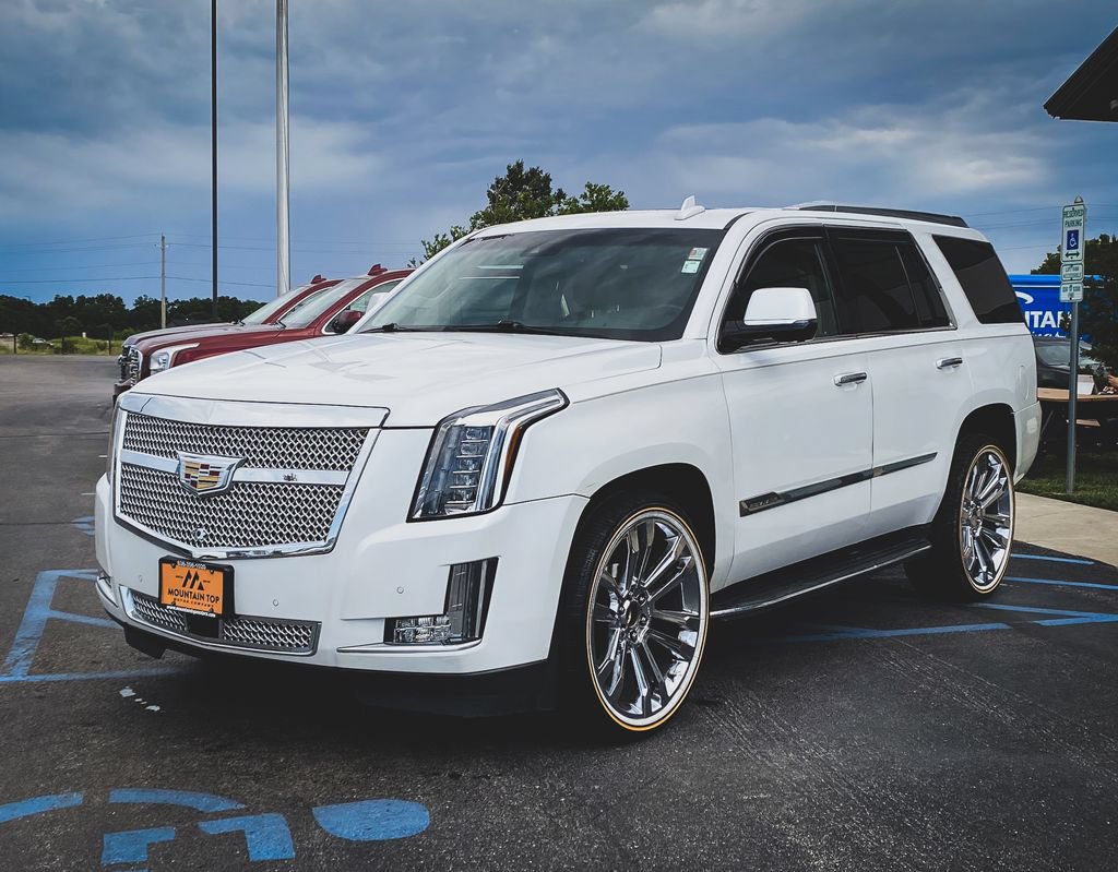 Used 2016 Cadillac Escalade Luxury AWD/4WD image 5