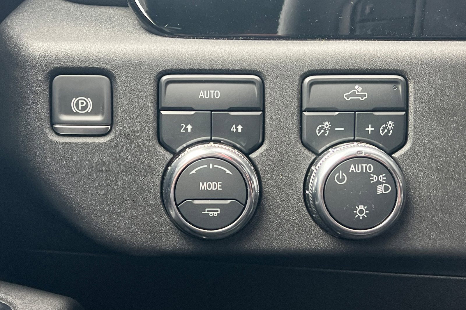 Used 2025 GMC Sierra 1500 SLE image 36