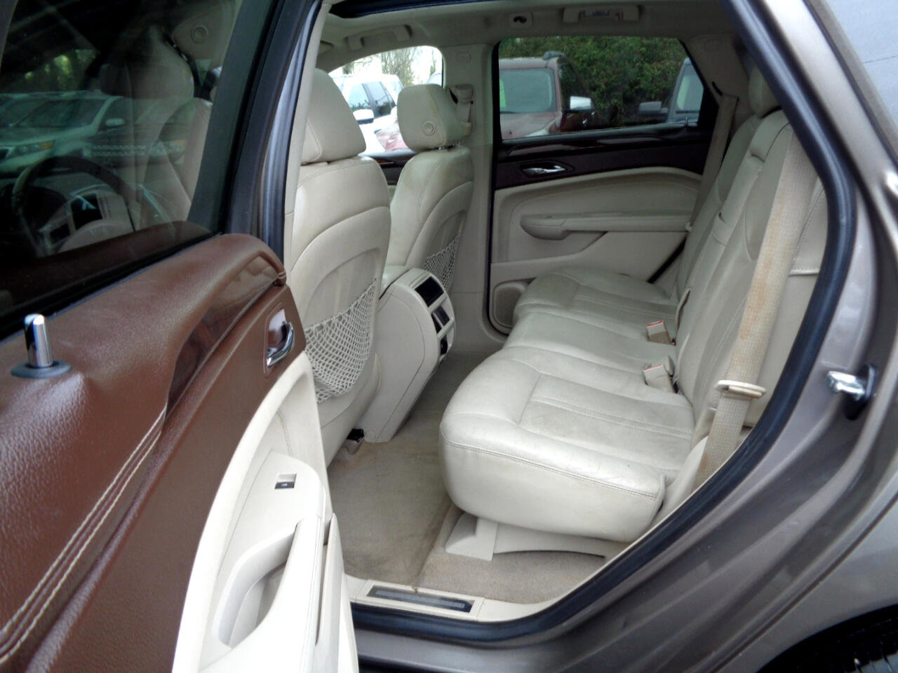 Used 2011 Cadillac SRX Luxury image 24