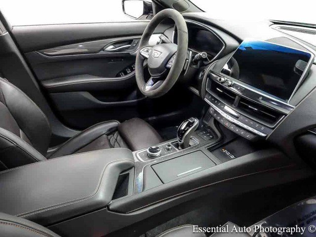Used 2021 Cadillac CT5 V RWD image 34