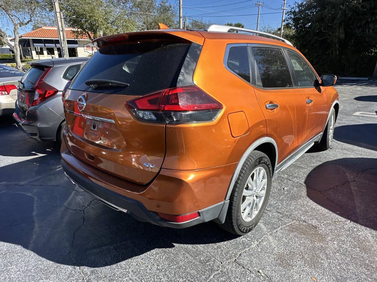 Used 2020 Nissan Rogue SV FWD image 4