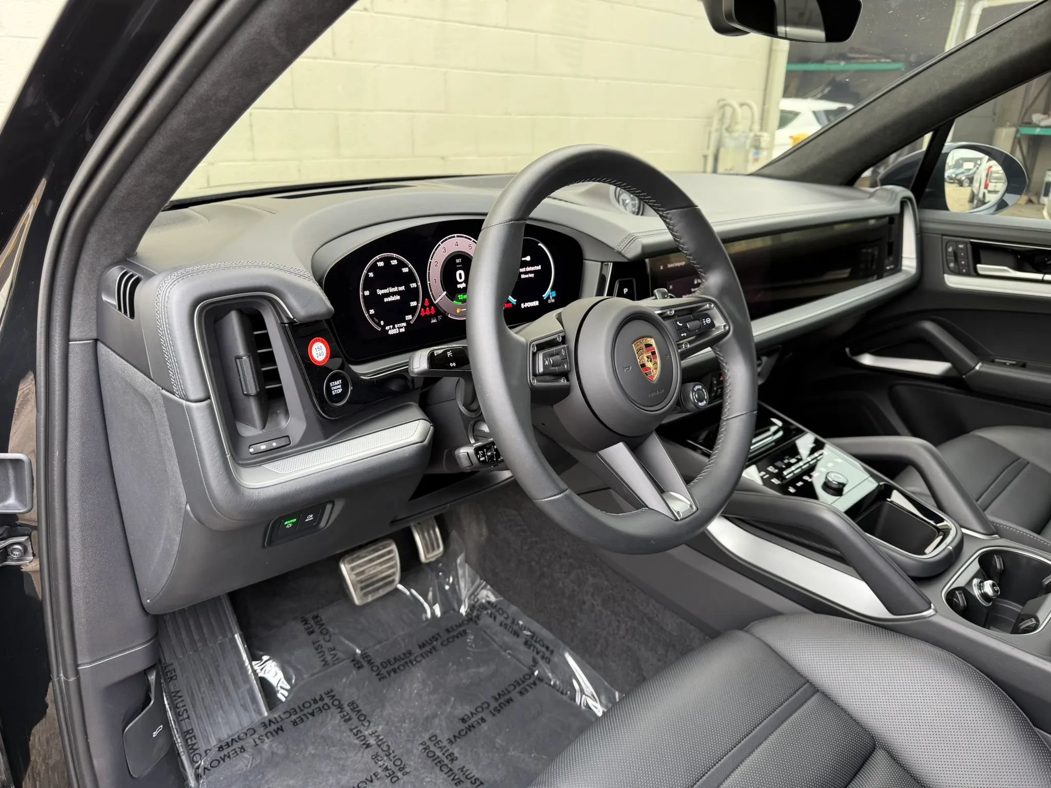 Used 2024 Porsche Cayenne Turbo AWD/4WD image 37