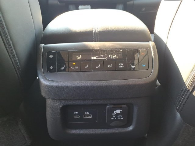 Certified 2024 Nissan Pathfinder Platinum AWD/4WD image 17