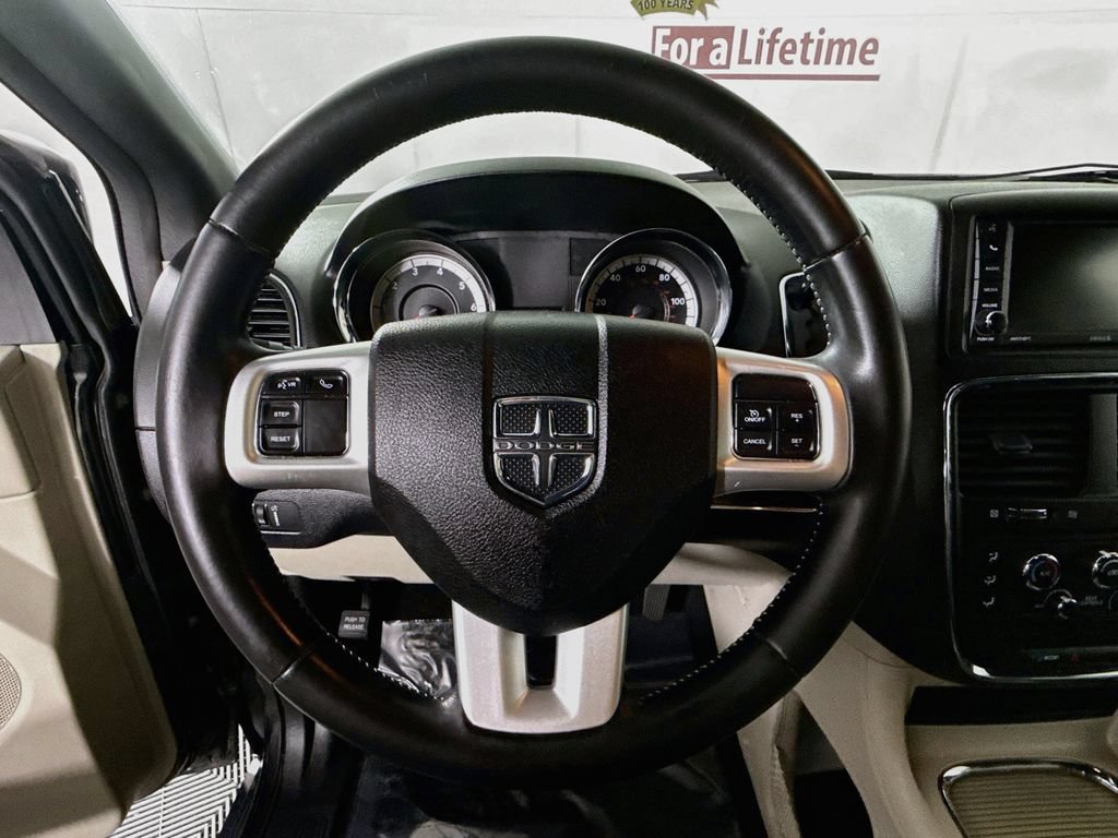 Used 2018 Dodge Grand Caravan SXT FWD image 19