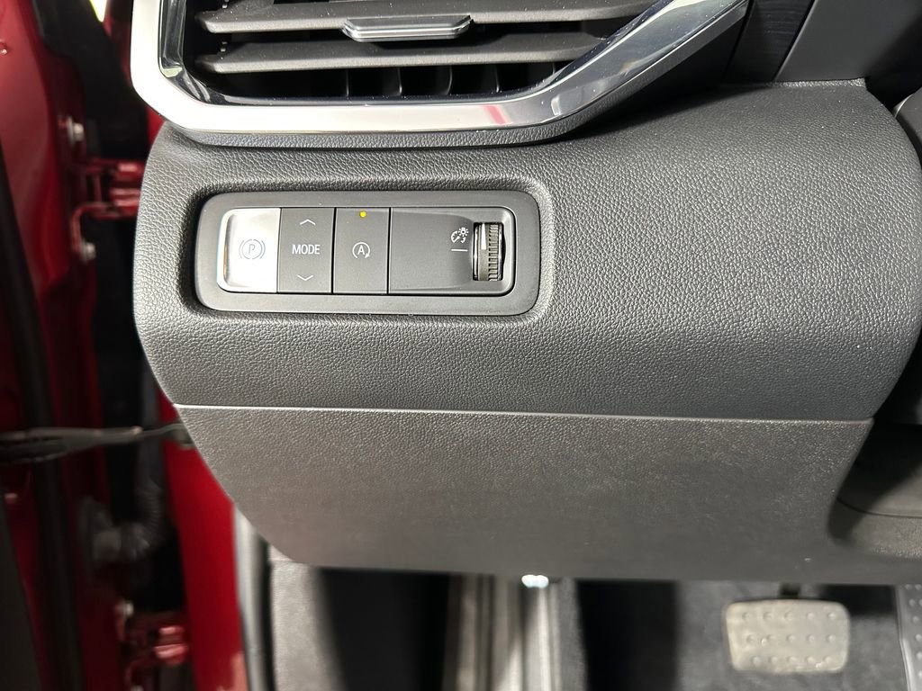 Used 2024 GMC Acadia Elevation image 15