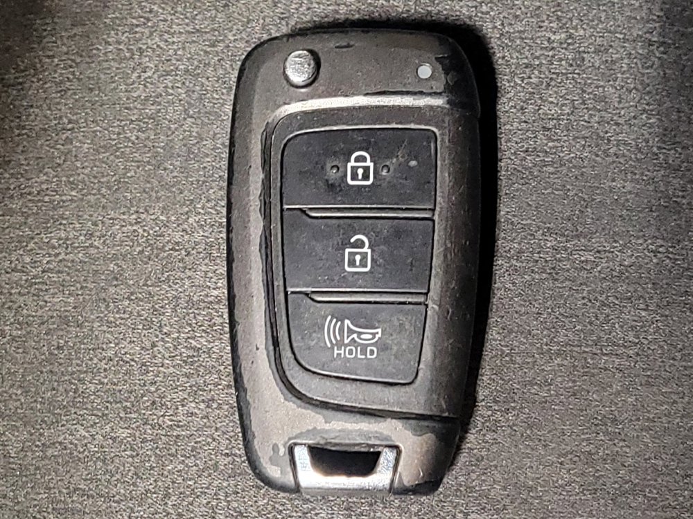 Used 2020 Hyundai Santa Fe SE AWD/4WD image 32