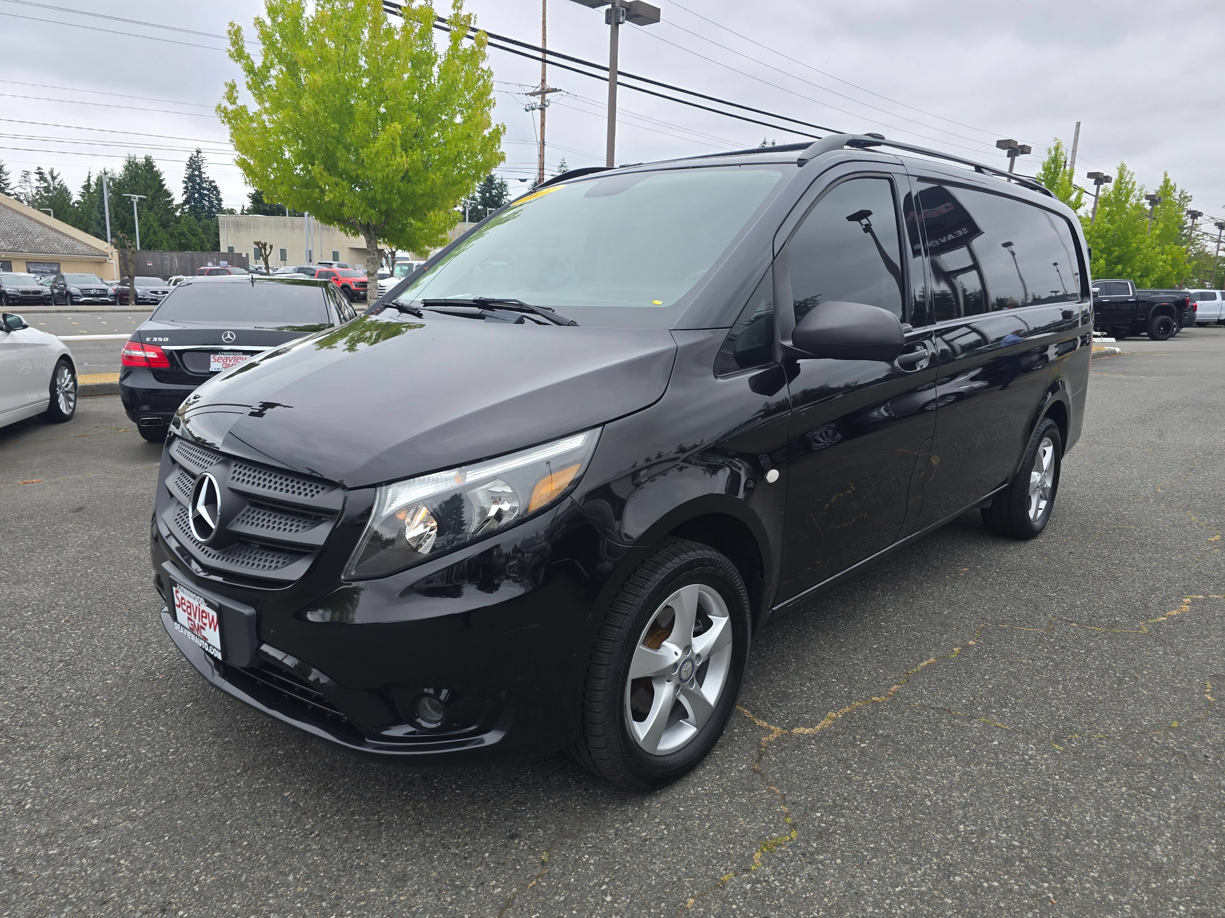 Used 2017 Mercedes-Benz Metris image 3