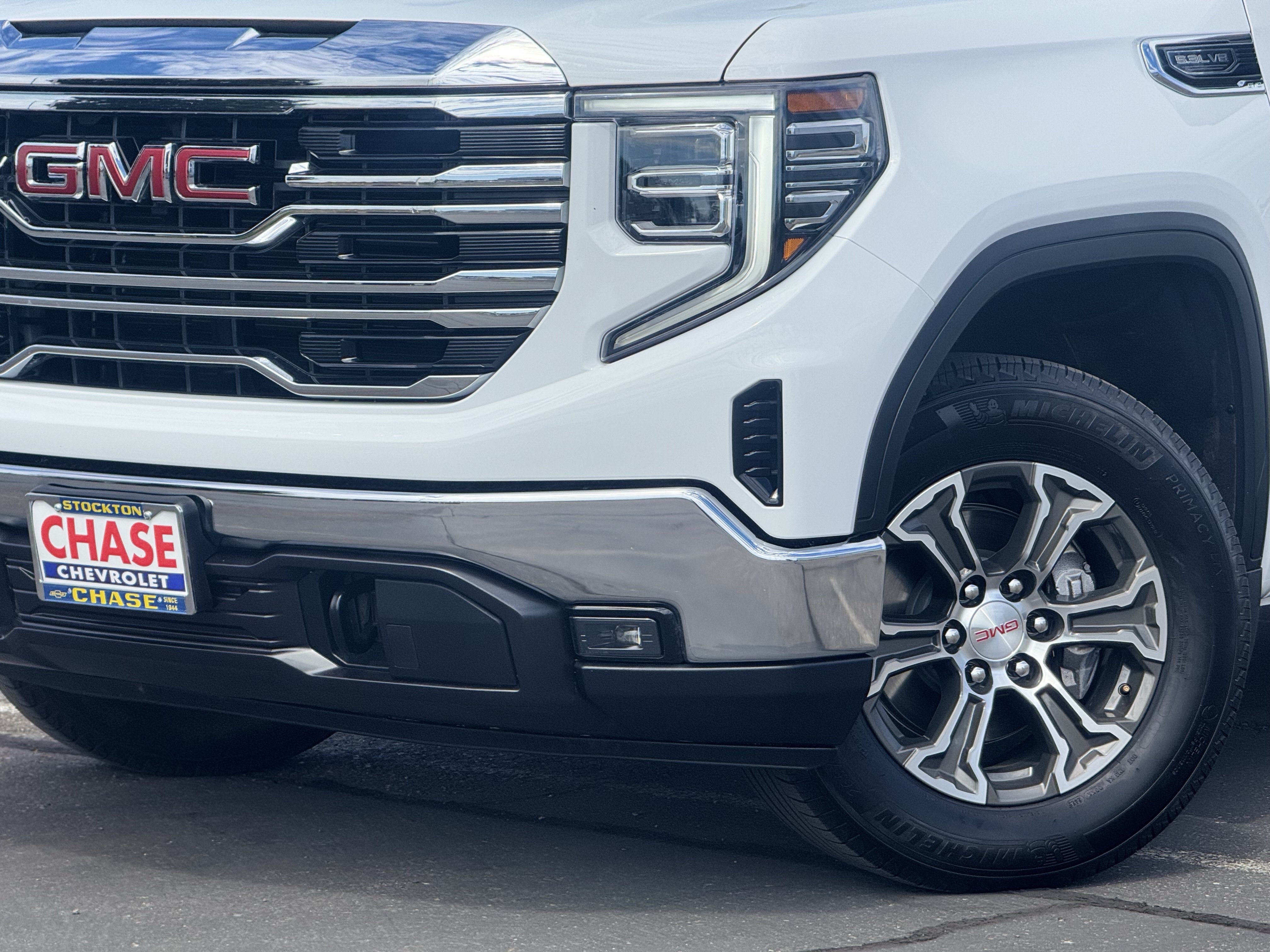 Certified 2026 GMC Sierra 1500 SLT AWD/4WD image 3