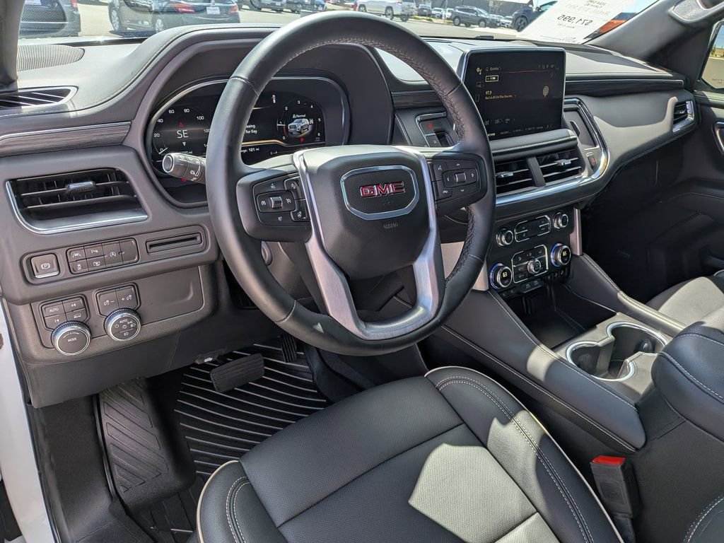Used 2024 GMC Yukon XL SLT w/ SLT Premium Package AWD/4WD image 10