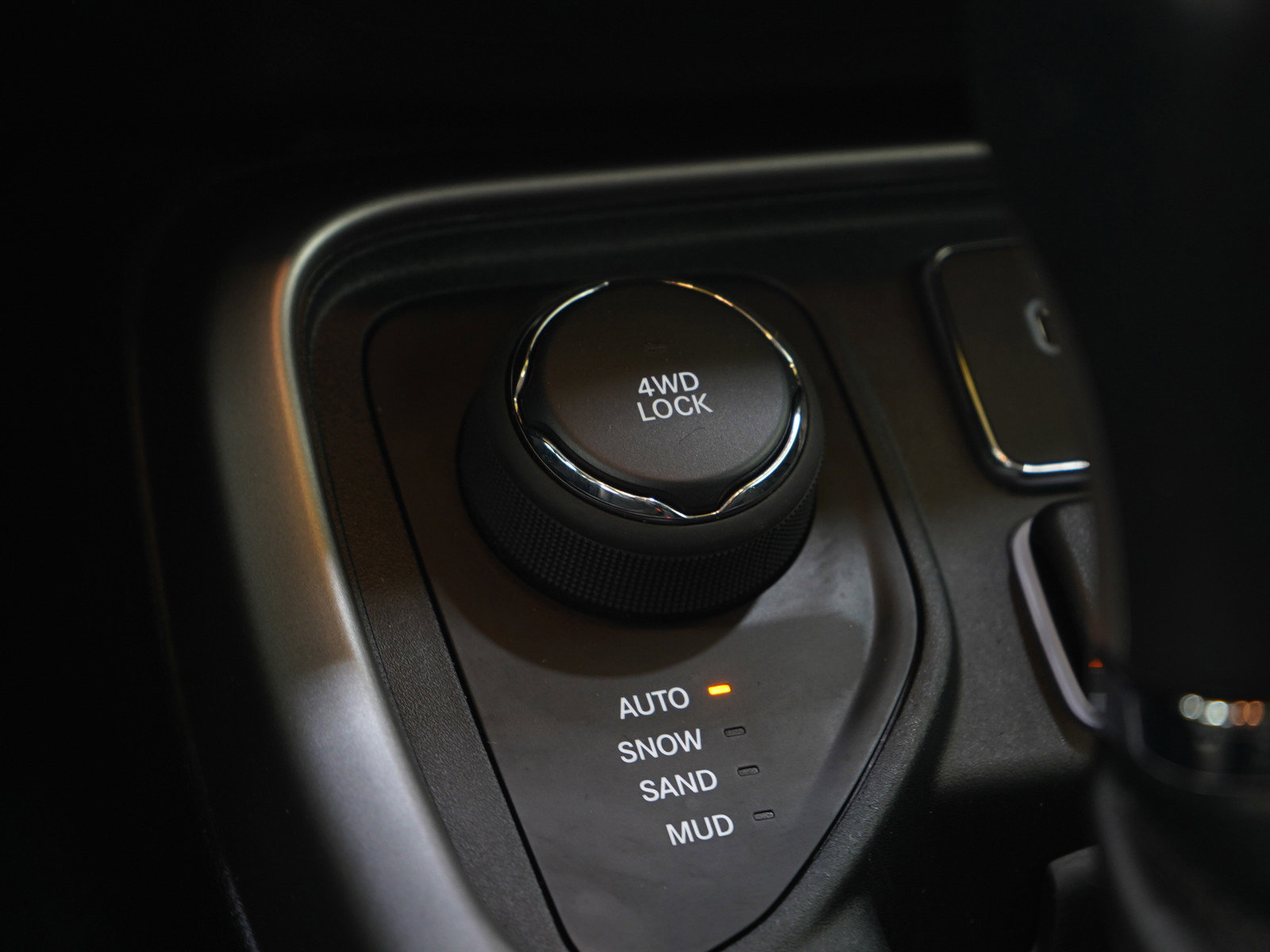 Used 2018 Jeep Compass Latitude w/ Popular Equipment Group image 19