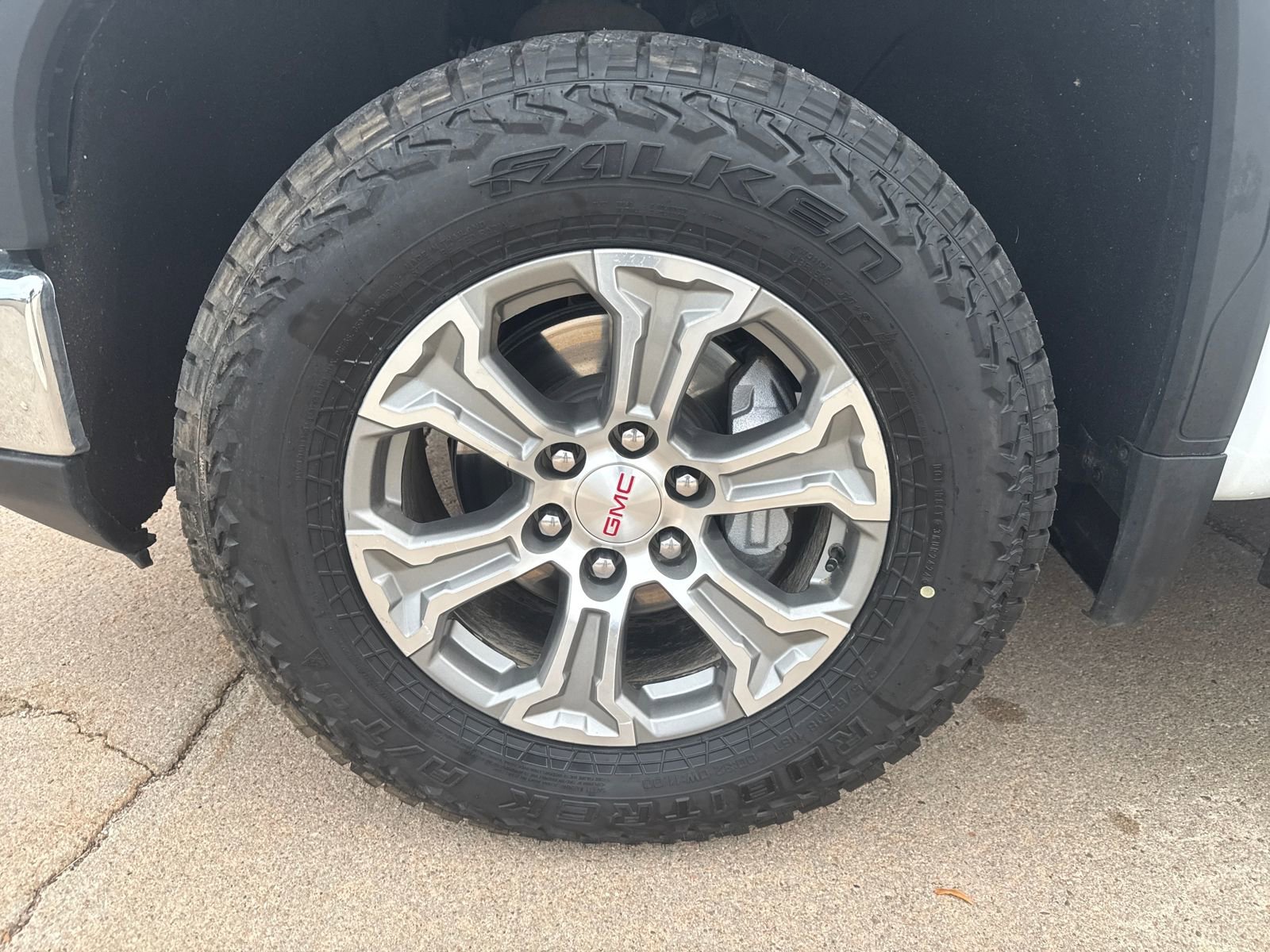 Used 2022 GMC Sierra 1500 SLT w/ X31 Off-Road Package image 26