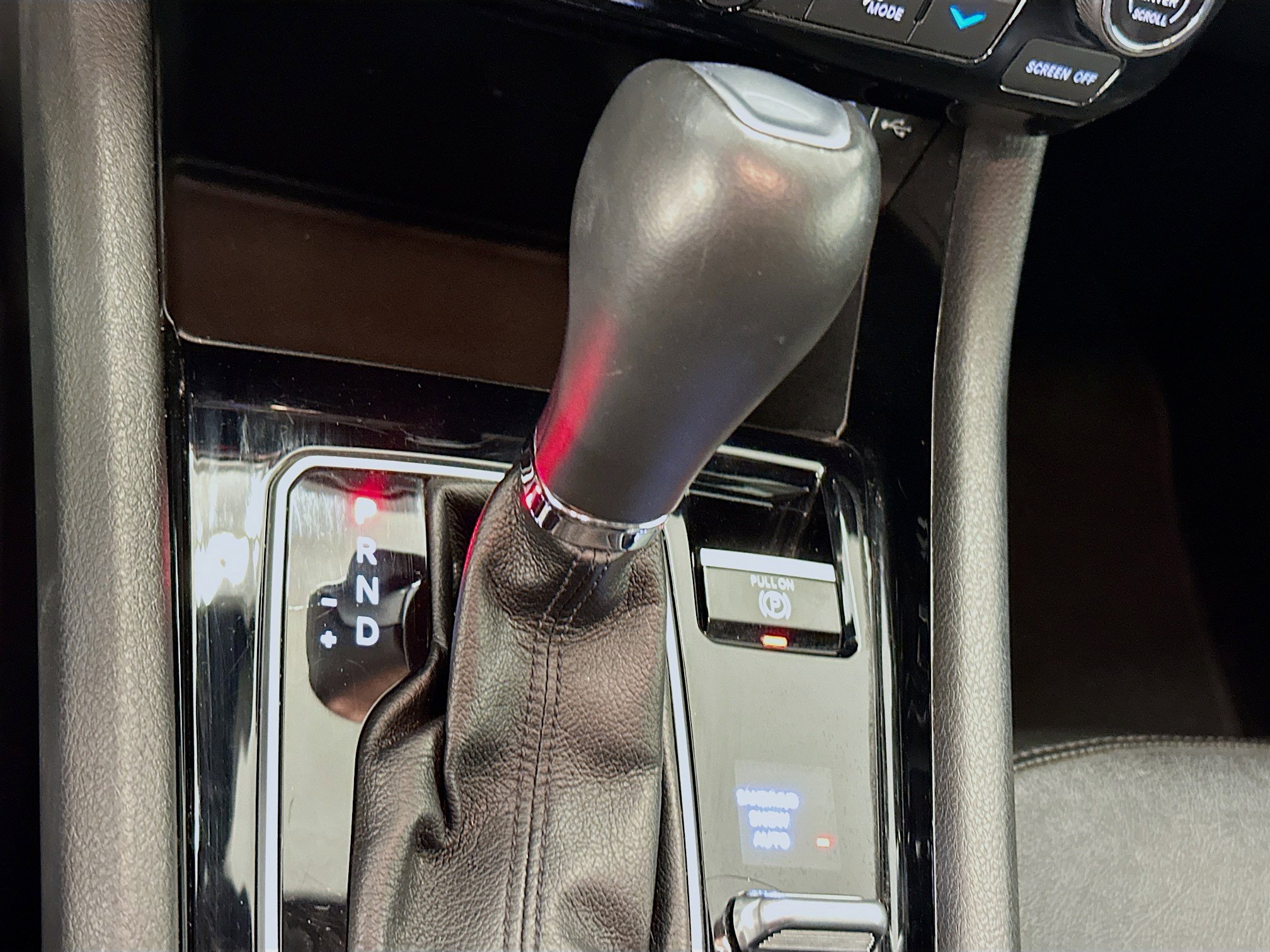 Used 2023 Jeep Compass Limited image 24