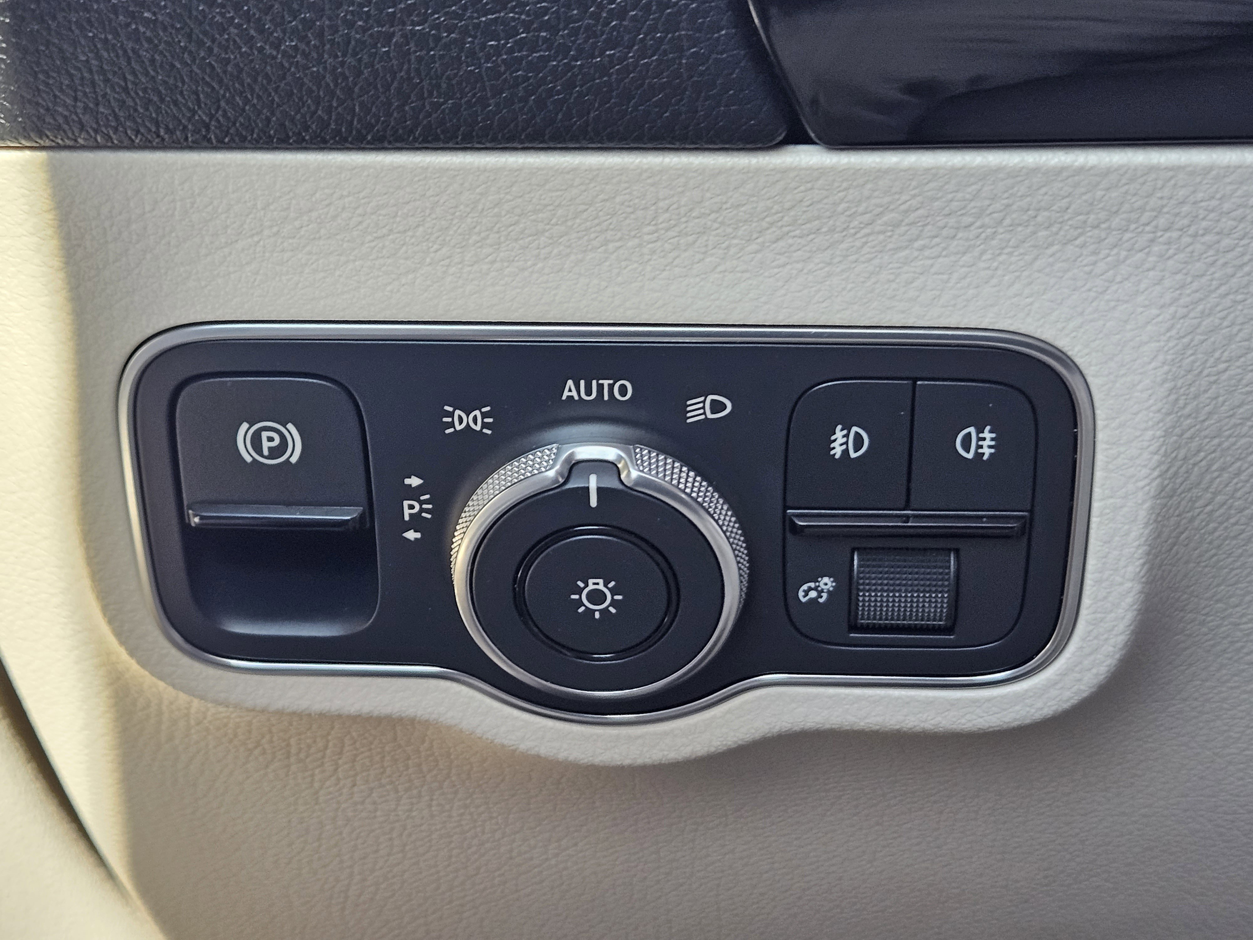 Certified 2022 Mercedes-Benz GLA 250 image 21