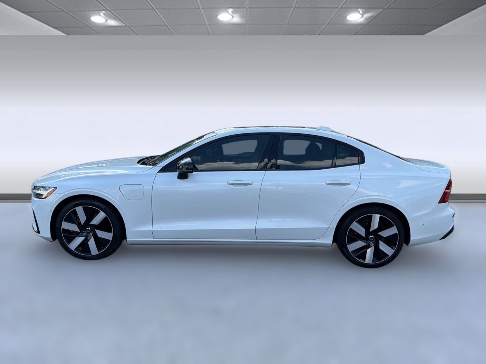 Used 2024 Volvo S60 T8 Plus w/ Climate Package AWD/4WD image 2