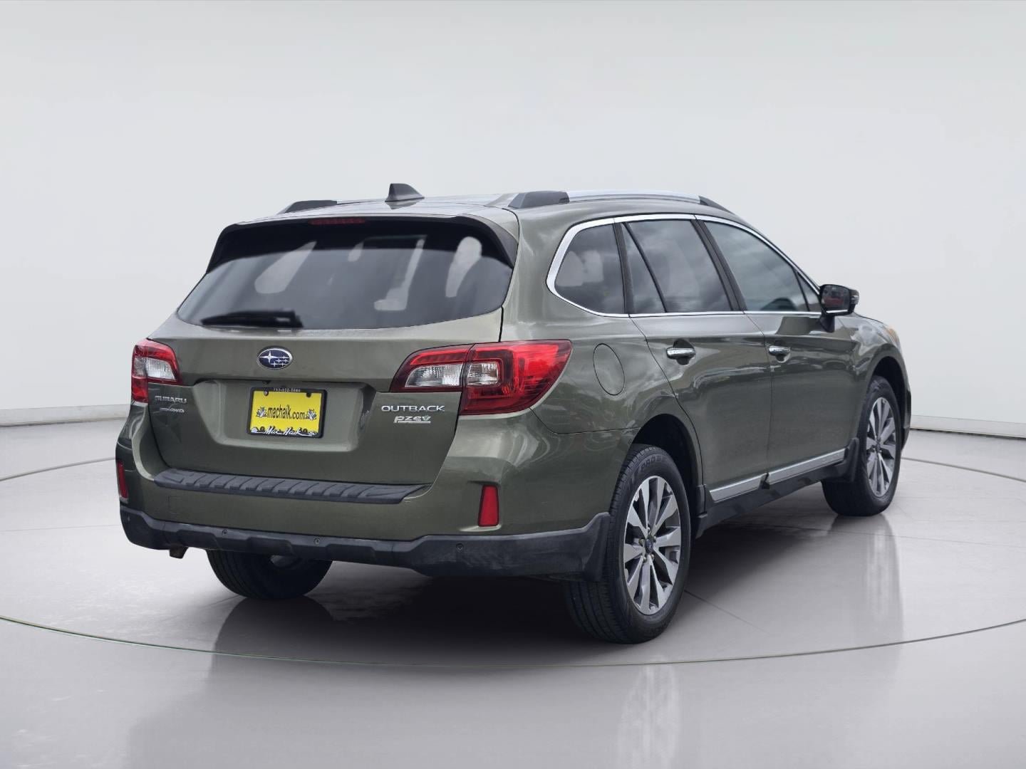 Used 2017 Subaru Outback 2.5i Touring w/ Popular Package #5A AWD/4WD image 8