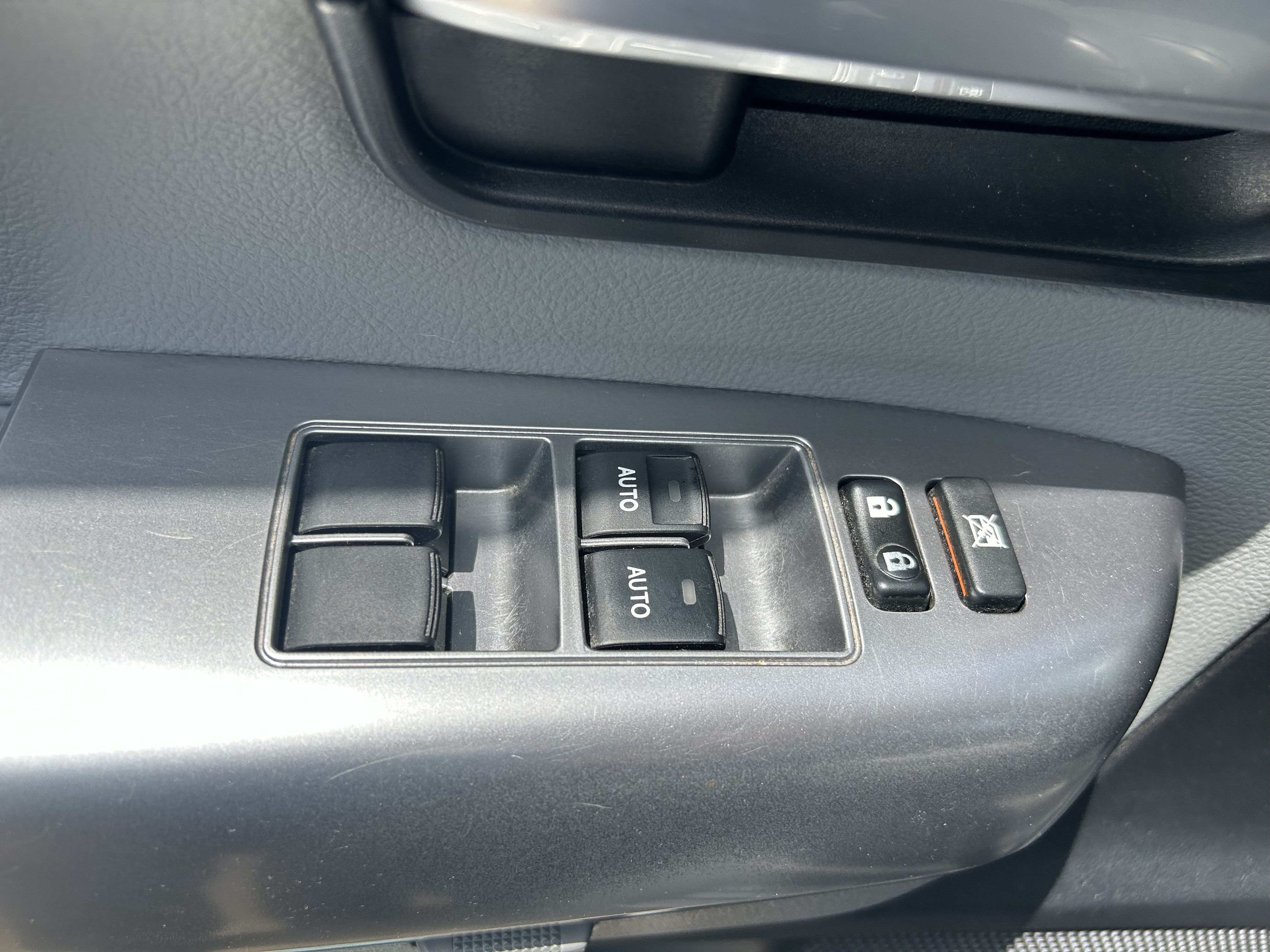 Certified 2020 Toyota Sequoia Limited w/ Safety & Convenience Package AWD/4WD image 17