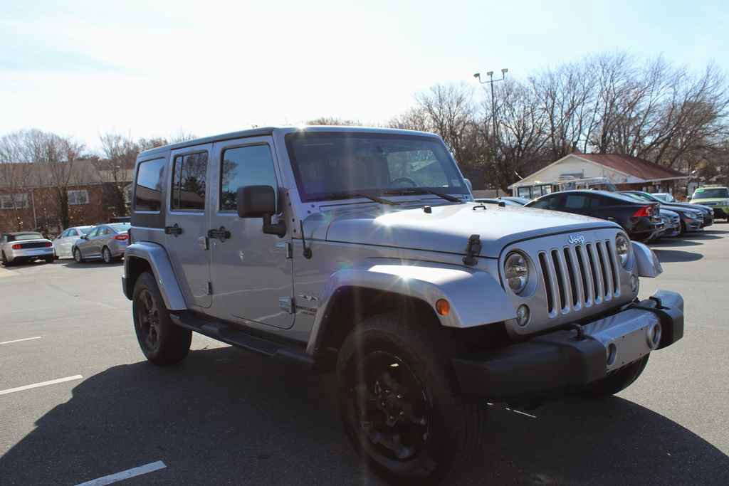 Used 2016 Jeep Wrangler Unlimited Sahara w/ Dual Top Group image 3