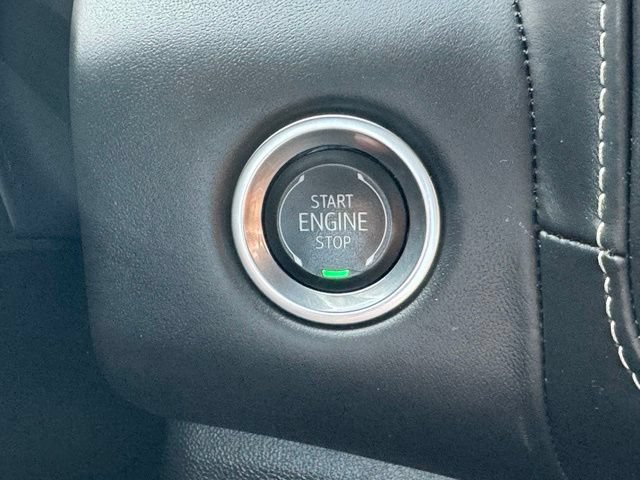 Used 2024 GMC Yukon Denali Ultimate AWD/4WD image 35