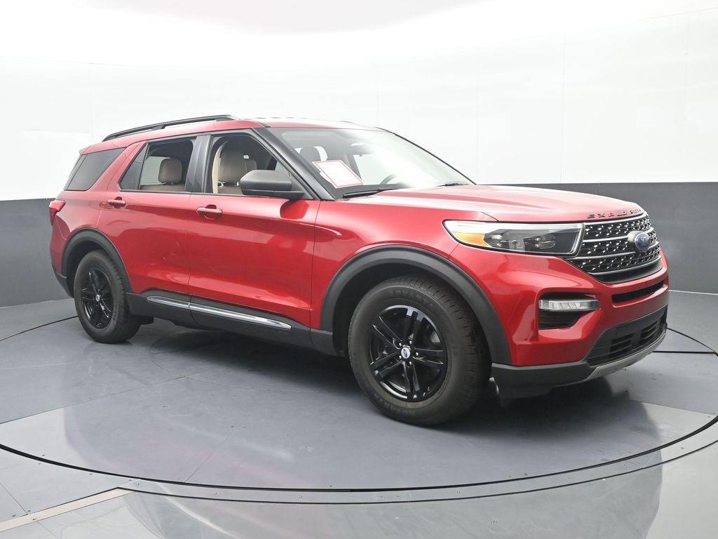 Used 2021 Ford Explorer XLT w/ Equipment Group 202A image 8