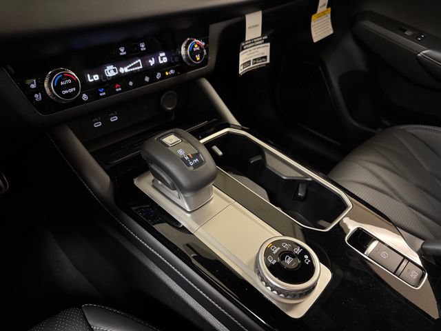 New 2026 Mitsubishi Outlander SEL Black Edition FWD image 19
